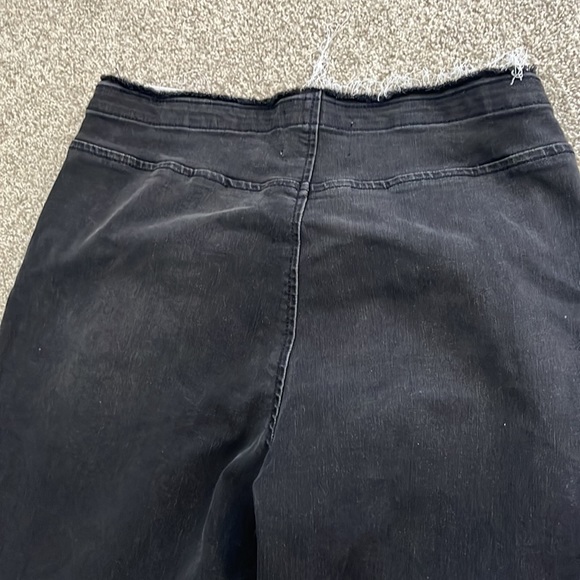 BDG distressed extreme flare pant - Picture 5 of 5